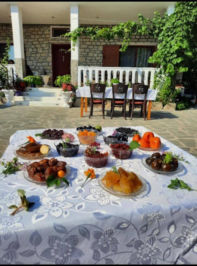 Villa Goliku Pestani Exterior foto
